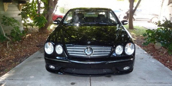 CL65 AMG по същество е двуврата версия на S65, със същото задвижване, но по-изчистено и по-спортно тяло. CL65 са много по-редки от техните четириврати събратя, така че намирането на такъв за 25 000 долара или по-малко е трудно, но не и невъзможно.