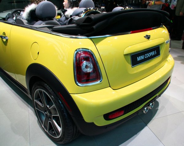 Детройт 2009 /  MINI Кабрио 2010