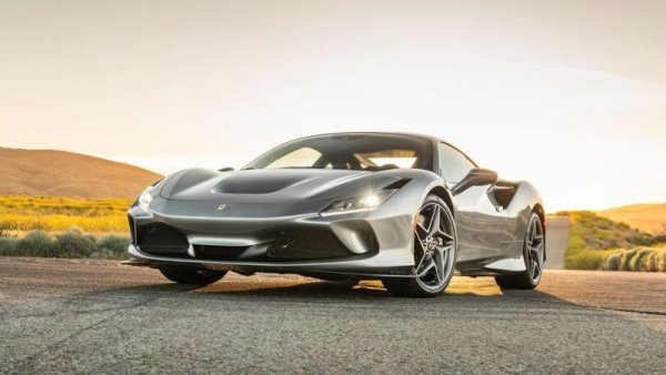 Не е за вярване, че италианците имат спад спрямо миналата година (-4%), но причината е, че просто не смогват да изпълнят поръчките. 
Най-продавани модели: 
F8 - 1047
Roma - 845
812 GTS и Superfast - 687
SF90 - 574
296 GTB - 209
Monza - 36