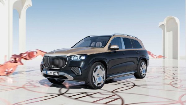 В гамата на най-тежкия модел на Mercedes с двигател с вътрешно горене първото място като тегло е за Mercedes-Maybach GLS 600 4MATIC Mild hybrid. Той е оборудван с 4.0 V8 електрифициран туин-турбо двигател, като теглото на тази версия е 2815 кг.

Изключително луксозният 7-местен автомобил е с дължина 5,21 метра и комбинирана мощност от 557+22 к.с., задвижване на четирите колела и автоматична скоростна кутия 9G-Tronic.

Тегло: 2815 кг 

Мощност: 557 к.с. 

Съотношение на тегло/мощност: 5.05 кг/к.с.
