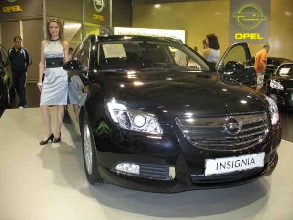 Opel Insignia Sports Tourer / Автомобилен салон София 2009