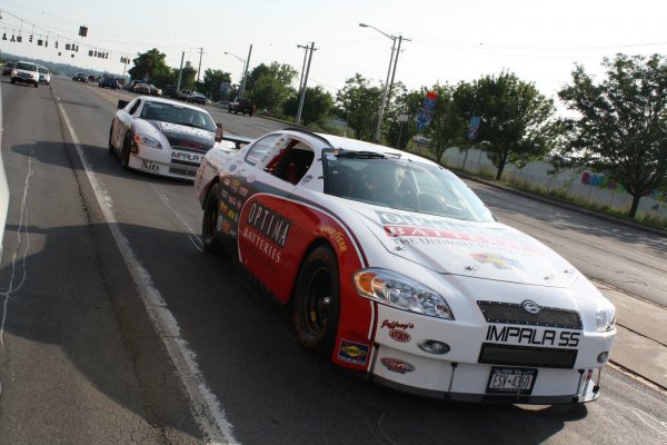 Ежедневен NASCAR автомобил. Базиран е Chevrolet Impala SS от 2009 година 