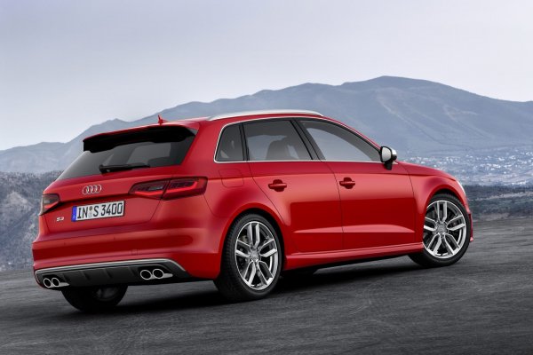 Audi S3 Sportback (5 врати)