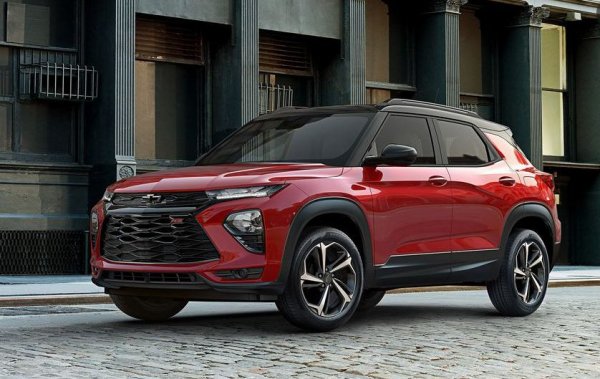 Все по-често вчерашните всъдеходи се превръщат в днешни кросоувъри. Оригиналният TrailBlazer по-рано е именно такъв - средноразмерен американски всъдеход на платформата GMT360. Но през 2019 г. предлагането на подобен автомобил просто не е модерно.

Сега TrailBlazer е кросоувър, чиито продажби на територията на Америка ще стартират догодина. Феновете на оригиналния модел, които никак не са малко, вече биха тревога, тъй като си искат старата кола. Новата обаче е ориентирана не към тях, а към пазарите в Мексико и Близки Изток, където ще се търси ефект с името за привличане на нови клиенти.
