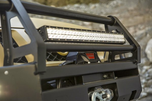 Nissan Project Titan - базиран на Titan Crew Cab PRO-4X уникален модел, създаден след анкета във Facebook