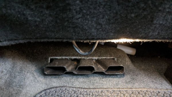 Изводи към задния ред за отопление на краката