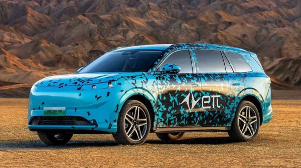 Новата дъщерна марка е-pi (от числото "пи") бе анонсирана в началото на тази година, а през август компанията показа и прототипа на първия й електрически кросоувър - S59. Пазарната версия ще се появи в началото на 2024. 