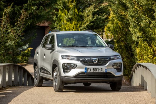 Разработеният в Китай и поевропейчен от Dacia модел понастоящем е най-евтиният електромобил на Стария континент, което обяснява и растящия интерес - почти 52% ръст спрямо същия период на миналата година. Появата на версия с по-голяма мощност тази пролет вероятно ще даде допълнителен тласък на продажбите. 
