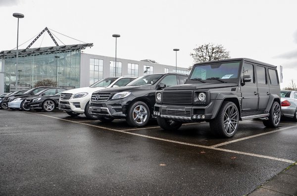 Днес Brabus e един от най-големите автомобилни тунери и централата им е разположена на площ, достатъчна за малко предприятие. В големите бели сгради на Brabus освен огромен сервиз, отдаден за създаването на Brabus модели, има и център за проучване на нови технологии, шоурум и огромен паркинг.  На него има както готови Brabus модели чакащи своя собственик, така и &lsquo;девствени&rsquo; Mercedes-и, чакащи своя ред за преобразяване.