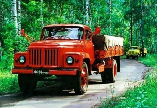 <p>Прототипите на руското автомобилостроене<br /><br />ГАЗ 53А от 1972 г</p>