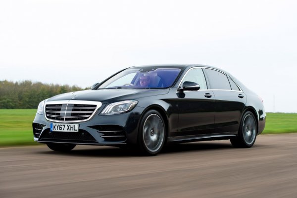 Запазената стойност при S-класата след три години е едва 69,38% от първоначалната цена. BMW Серия 7 отчита 63,09, а третият Jaguar XJ е далеч назад с 49,96% - на практика обезценяващ се наполовина след третата година. 
