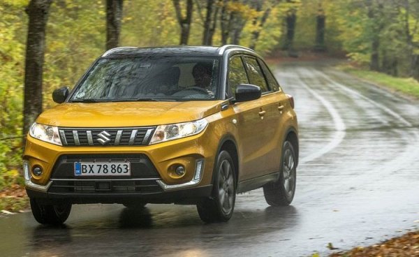 Най-достъпната версия на Vitara със задвижване на четирите колела също ползва 1.4-литровия Boosterjet турбобензин в съчетание с 48-волтова хибридна система, 129 коня мощност и 6-степенна ръчна трансмисия. В ниво на оборудване GL+, Vitara предлага отопление на седалки и огледала, планки на волана за смяна на скоростите и 17-цолови алуминиеви джанти. 

Цена през 2020: 41 110 лева
Цена през 2021: 44 290 лева 
Цена през 2022: 54 990 лева