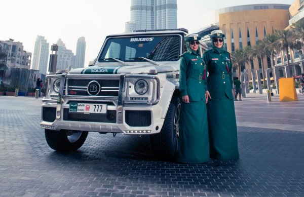Brabus B63S - 700 Widestar за полицията в Дубай