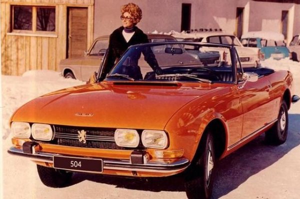 Peugeot 504, което дебютира през 1968, и до днес е най-дълго произвежданият единичен модел на компанията. Лицензното му производство в Иран и Южна Америка продължава чак до 2006, общо са сглобени над 3.7 милиона бройки. 
