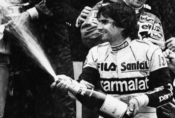 Мъри гениално е настроил системата така, че след финала, при бавната обиколка за охлаждане, налягането спада и колата отново се повдига. На всичкото отгоре, за да отклони вниманието от окачването, той монтира върху болида подозрителна кутия със стърчащи кабели. Нелсон Пике печели с този "Брабъм" третия старт в Аржентина през 1981. След това системата е разкрита, но натрупаният аванс е достатъчен на Пике (или Пикет, ако сте се запознали с Формула 1 от коментарите по БНТ) да спечели титлата, с една-единствена точка аванс пред Карлос Ройтеман. 
