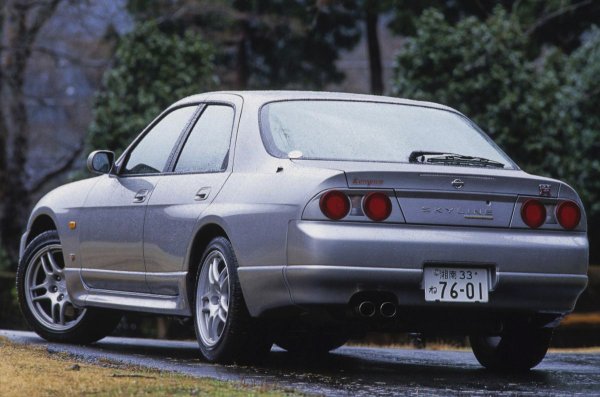 Представен на изложението в Токио през 1997 г., чудовището на Autech наследява всичко, на което е богат стандартният Skyline GT-R - 2,6-литров редови "шестак" RB26DETT с индивидуални дроселни клапи и два паралелни турбокомпресора, система за задвижване на четирите колела и задвижване на всички колела HICAS. Това е първият автомобил с 4 врати, слязъл под 8 минути на Северната дъга на „Нюрбургирнг“. По данни на интернет-ресурса GTR Registry са произведени 416 коли. 