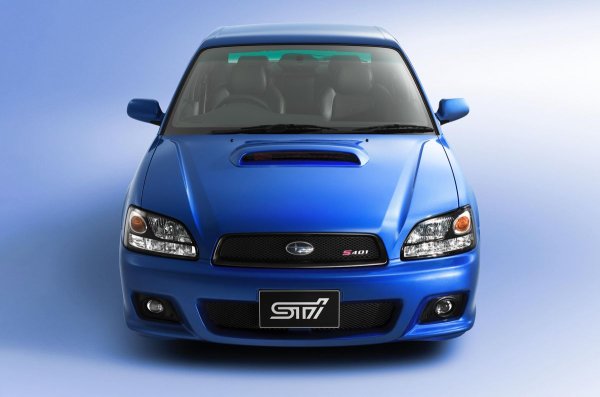 Третото поколение на Legacy се предлага в различни модификация, като сред тях има и някои наистина забележителни. Една от тях е спортен автомобил, който се появява през 2002 г. Той има 2.0-литров двигател EJ208 с два турбокомпресора и мощност 293 к.с., специален всмукателен и изпускателен тракт, пренастроен електронен блок за управление, &bdquo;по-къса&ldquo; кормилна рейка, спортно окачване с различни стабилизатори, спирачки Brembo и колела BBS. Тиражът на този седан е 400 бройки.