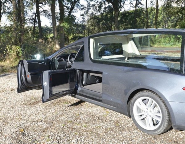 Катафалка Tesla Model S