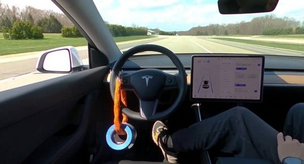 Някои експерти оценяват общите инвестиции в автономни технологии през последното десетилетие на колосалните 160 милиарда долара. Само през 2021 инвестициите бяха 12.5 милиарда. Под този дъжд от долари не е чудно, че някои стартъпи сякаш забравиха оригиналната си цел. В съобщението, с което Ghost Autonomy обяви ликвидирането си, се казваше между другото, че "днешната инвестиционна среда" не позволява да се прогнозира "надеждна печалба". Едно време изобретателите първо трябваше да изобретят нещо, и после да печелят пари от него. Сега явно е обратното. 
