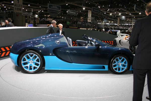 Женева 2012 / Bugatti Veyron Grand Sport Vitesse 