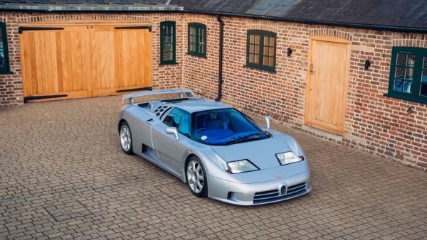 Максимална скорост -348 км/ч

Двигател - 3,5-литров V12 с четири турбокомпресора

Мощност - 553 к.с.

Въртящ момент – 612 Нм

0-100 км/ч - 3,2 секунди.