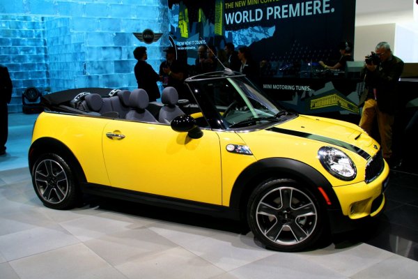 Детройт 2009 /  MINI Кабрио 2010