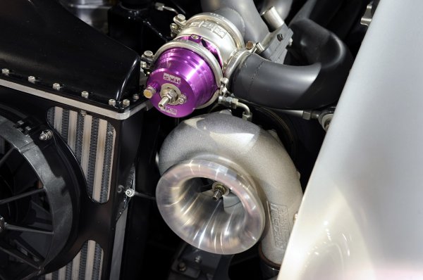 Chevrolet от 1957 година - 1598 конски сили и 2045 Нм от Dominator Street Rods / Grand National Roadster Show