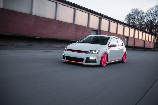 Volkswagen Golf VII с фосфоресциращо покритие от Low-Car-Scene и BlackBox-Richter