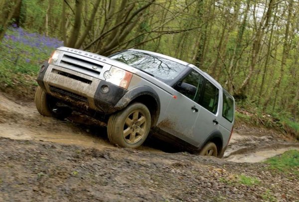 Единствената причина, която заплашва мястото на Discovery 3 този списък е неговата репутация за надеждност. Но има начини това да не се вземе под внимание, като основният е да се вземе най-доброто. За целта трябва да се уверите, че са похарчени много пари за редовна и превантивна поддръжка. Ясно е, че това не дава пълна гаранция за надеждност с тези автомобили, но ви дава шансове.