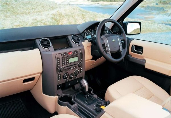 В случая трябва да внимавате за &bdquo;щракащи&ldquo; колянови валове, електрически проблеми, димящи турбини, фалшиви клапани за рециркулация на отработените газове (EGR), охлаждаща течност в маслото на скоростната кутия, изтощаване на батерията, спукани люкове и неработещ климатик.