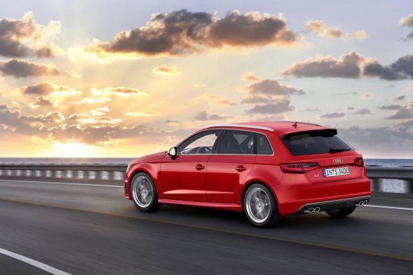 Audi S3 Sportback (5 врати)