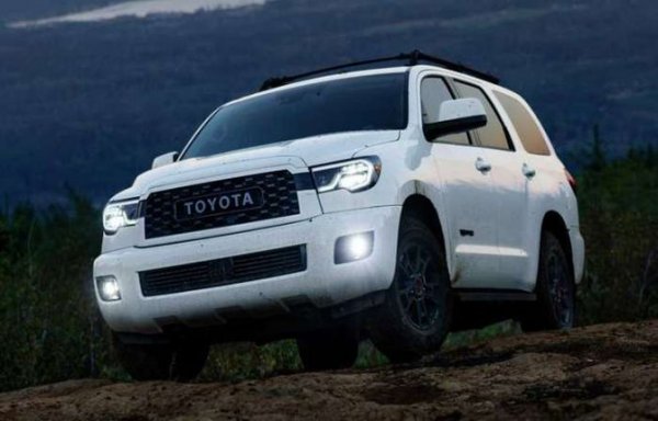 Внушително изглеждащият всъдеход Sequoia демонстрира с цялата си външност фирмената "неубиваемост" на Toyota. Не е изненадващо, че собствениците не бързат да се разделят със своята Sequoia.
