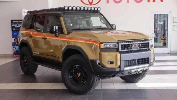 Друга американска компания, Bommarito, спечели наградата "Избор на публиката" на тунинг шоуто SEMA 2024. Според условията на конкурса, пълният списък с модификации не може да струва на клиента повече от 15 000 долара, а времето за монтаж не трябва да надвишава 40 часа. Проектът с 64-милиметров лифт на окачването и монтаж на 35-инчови гуми Toyo от гамата AT се вписва в рамките.
