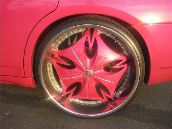 Доработен Dodge Charger с 26-нчови колела