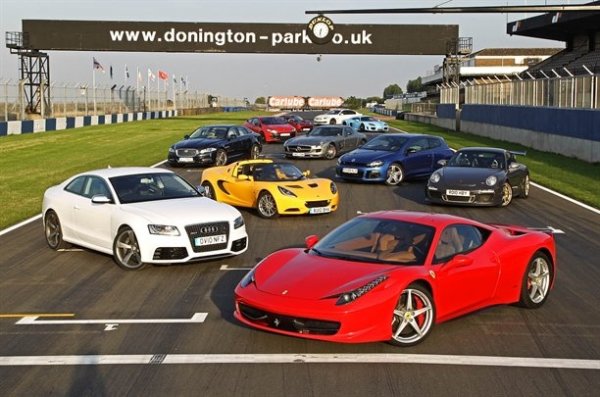 Кадри от конкурса Britain&rsquo;s Best Driver&rsquo;s Car 2010 на Аutocar. Победител е Porsche 911 GT3 RS.