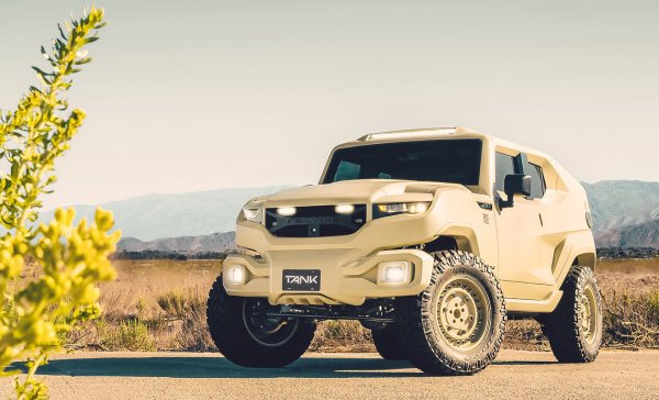 Американската компания Rezvani е известна основно с бутиковите си спортни автомобили, но също така тя предлага и „военна” версия на единствения си всъдеход – Tank, който получава означението Military Edition. Това означава, че стъклата са непробиваеми за куршуми, в купето има бронирана капсула, както и противопожарна преграда, а промените в окачването позволяват на Tank да продължи да се движи, дори и да е стъпил на мина, която е избухнала под него.