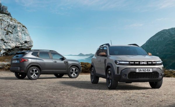 Румънският SUV подобрява вече успешната си формула, запазвайки размерите и достъпната си цена, но получавйки нов стил. Той отново ще се предлага с добре познатите бензинови двигатели със 130 к.с. и 100 к.с. ECO-G (с LPG), но добавя за първи път хибриден вариант със 140 к.с.
