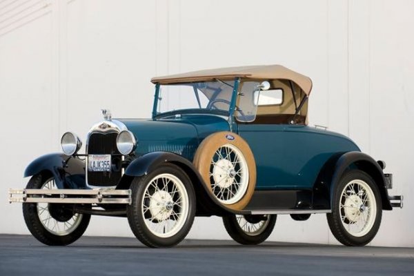 Основната част отколекцията на наркобока са автомобили от САЩ, произведени преди Втората световна война. Има няколко Ford Model A в различни верии &ndash; седани, роудстъри, както и товарна версия Ford AA.
