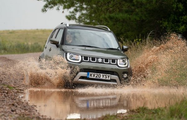 Най-малкият модел на японците е със същото задвижване като Swift - 12-волтова хибридна система, подпомагаща 1.2-литров бензинов мотор с 83 конски сили мощност. Оборудването включва климатик, електрически огледала и стъкла, автоматични LED светлини, отопление на седалките, Bluetooth, мултифункционален волан и релси на покрива. 
