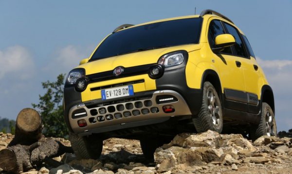 В течение на три поколения малкото италианско автомобилче си спечели репутация на сериозна офроуд машина. Текущата версия се задвижва от двуцилиндровия TwinAir турбомотор на Fiat с 85 конски сили, предлага повдигнато окачване, защитни алуминиеви кори, електронна блокировка на диференциала. Не сме напълно сигурни дали цената, посочена на сайта на официалния вносител, е актуална (беше същата и преди година), а пълна ценова листа не е поместена. 
