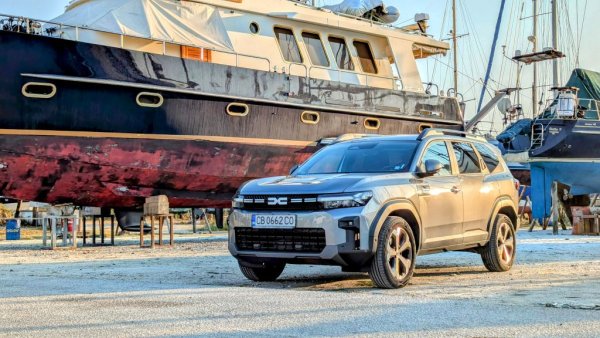 21. Dacia Bigster - 536 регистрации (нов модел)
22. VW Caddy - 519 (+26% спрямо 2024 година)
23. VW Tiguan - 510 (+26%)
24. VW Golf - 491 (-19%)
25. Renault Kangoo - 482 (+194%)
26. Nissan Qashqai - 476 (-29%)
27. Skoda Superb - 464 (-40%)
28. Ford Transit Courrier - 448 (+82%)
28. Renault Master - 448 (-39%)
30. Peugeot 3008 - 426 (+129%)
НА СНИМКАТА: Dacia Bigster, която дебютира у нас едва лятото, през декември може спокойно да влезе и в Топ 20
