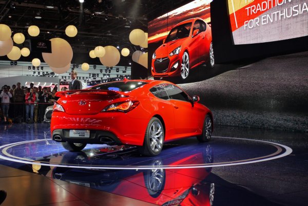 Детройт 2012 - Hyundai Genesis Coupe