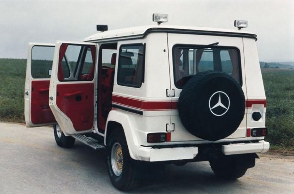 Най-интересното е, че тази преработка е дело на компанията. Тя е създадена по поръчка на шаха на Иран, който по това време държи пакет акции на Mercedes-Benz и може да си позволи всякакви капризи. Преработен е и салонът, а с промените по двигателя и скоростната кутия се заема компанията AMG, която по това време е независима.