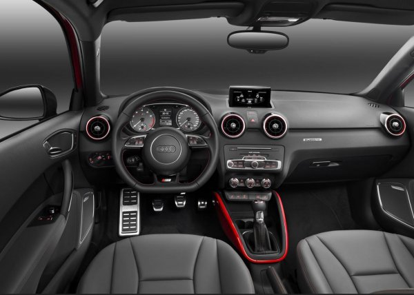 Audi S1 
