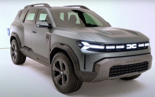 Dacia Bigster е бъдещ бестселър . Той ще бъде подобен по размер на Land Rover Discovery Sport или на новия Nissan X-Trail, но базовата цена трябва да остане в рамките на 20 хиляди евро . Традиционно за Dacia, като бюджетна марка, основните ценности на Bigster ще бъдат достъпността както по отношение на покупката, така и по отношение на поддръжката. ще се наблегне и на приличната надеждност, и на високото ниво на практичност. 

Подобно на по-малкия Duster, Bigster ще има забележителни офроуд възможности. Очакват се както 7-местна, така и хибридна версия. Новият флагман на марката ще лансира нов стилистичен език, където акцентът ще бъде върху бруталния и харизматичен външен вид. 
