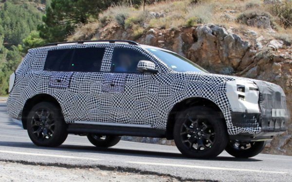 Малко хора познават модела Ford, който беше и ще бъде разработен от австралийското подразделение на компанията на базата на пикапа Ranger. Ако пикапът се счита за среден, тогава в света на SUV-тата Ford Everest попада в класификацията "голям". 

Всъщност това е много ценен модел, защото в днешно време са останали малко истински офроудъри на рама и с истинско 4х4. Купувачите в Австралия, Нова Зеландия, Южна Африка и Азия ще го оценят.
