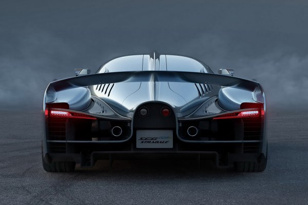 Има общо три модификации на SCG 003. Първата, 003C или Competizione, участва в състезанията. Тя е оборудвана с битурбо V6 на Honda с мощност 500 коня и трансмисия Hewland. 003CS е същият Competizione, но одобрен за обществените пътища. А 003S е напълно пътнически автомобил с различна аеродинамика, удобен интериор и 4.4-литров V8 от BMW, който развива 760 коня и беше доведена до 800 к.с. и 800 Нм. Двувратката вдига максимална скорост от 349 км/ч. Гликенхаус обеща 003S да постави рекорд на "Нюрбургринг" от 6 минути и 30 секунди, но досега нищо не се е случило. Очевидно милионерът е решил отново да се заеме с по-интересни рекорди.