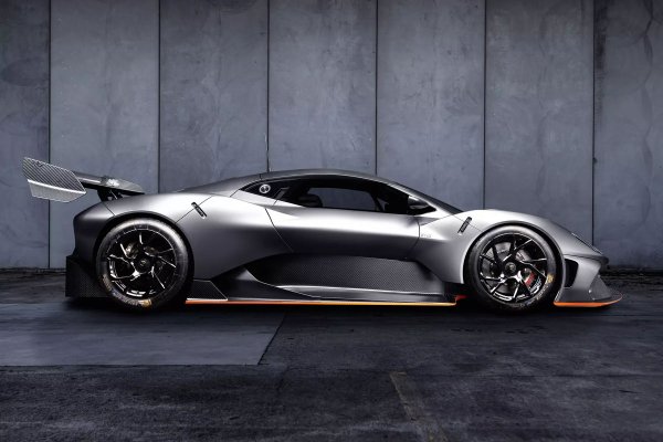 През 1976 г. отборът поставя композитни спирачки на колите си. Две години по-късно има "болид-прахосмукачка", в чиято задна част е поставен вентилатор, който изсмуква въздуха изпод дъното на колата. Той е толкова успешен, че след единственото си състезание (което завършва с "най-лесната победа в живота" на Ники Лауда), веднага е забранен. Въвеждането на хидропневматично окачване, първата в историята на Формула 1 победа с болид с турбо двигател - всичко това са заслуги на Brabham.