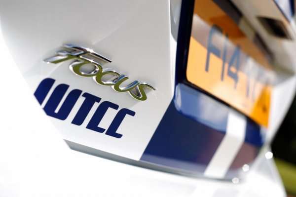 Ford Focus WTCC Limited Edition - модел за обществените пътища, базиран на Focus Zetec S 