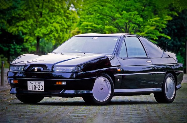 Трудно е да си представим нещо по-екзотично от японското купе, чието име сред фанатично отдадените "алфисти" издига до крайност степента на възмущение. Естетите също са възмутени, защото появата на автомобил с име, което изгражда мостове между континентите и културите, неволно кара човек да задава въпросите &bdquo;как?&ldquo; и защо?".

През септември 1986 г. Nissan създава подразделението Autech и го използва като специалист за тунинг и разработка на специални модели. Autech решава да декларира потенциала си още при първия проект. И кой може да помогне да се изработи един изключителен автомобил по-добре от европейските специалисти по каросериите? 